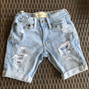 ❗️Sold❗️Ambercombie boys jeans shorts. Size 5/6.